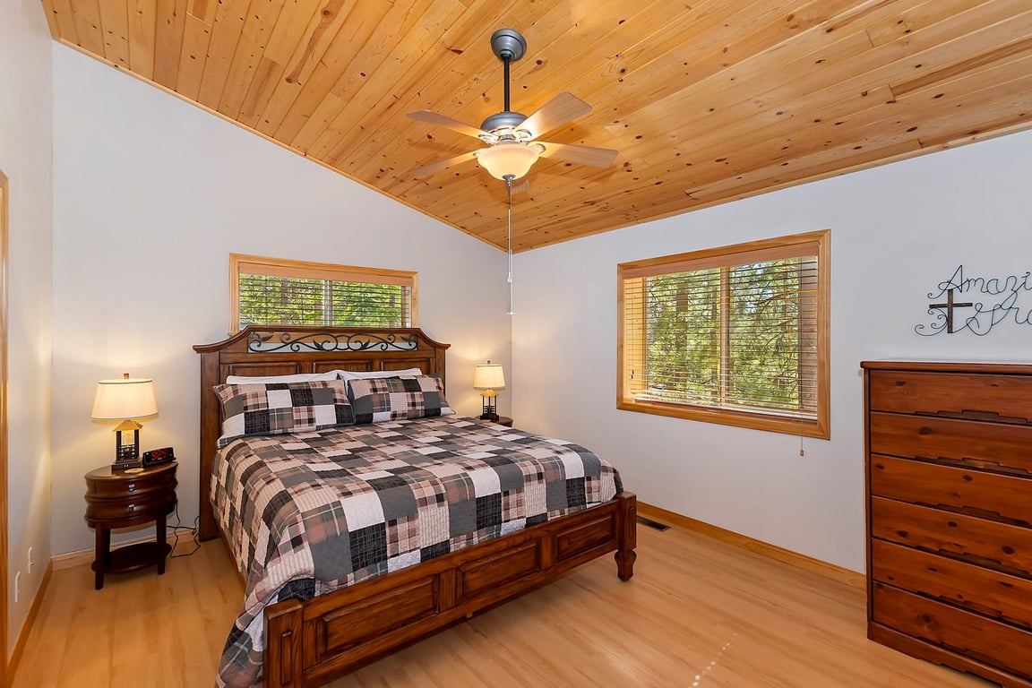 Cabin Image 17