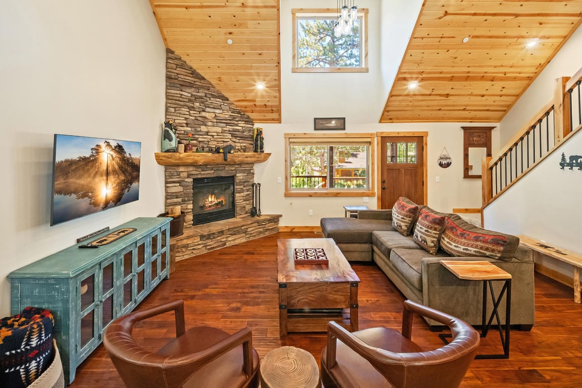Big Bear Cabin - NorthernEscape - 0002