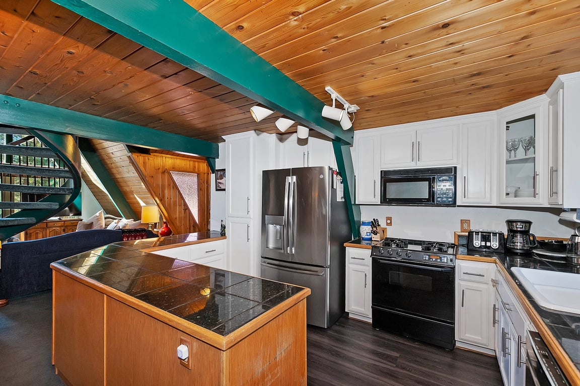 Cabin Image 12