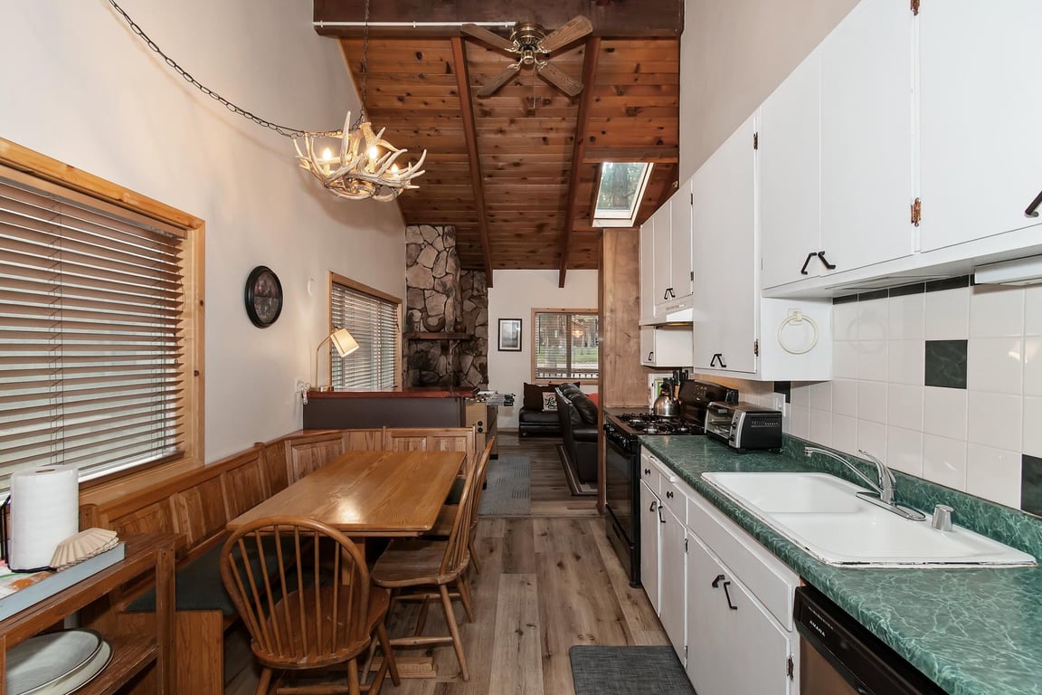 Cabin Image 12