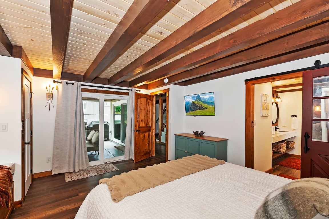 Cabin Image 15