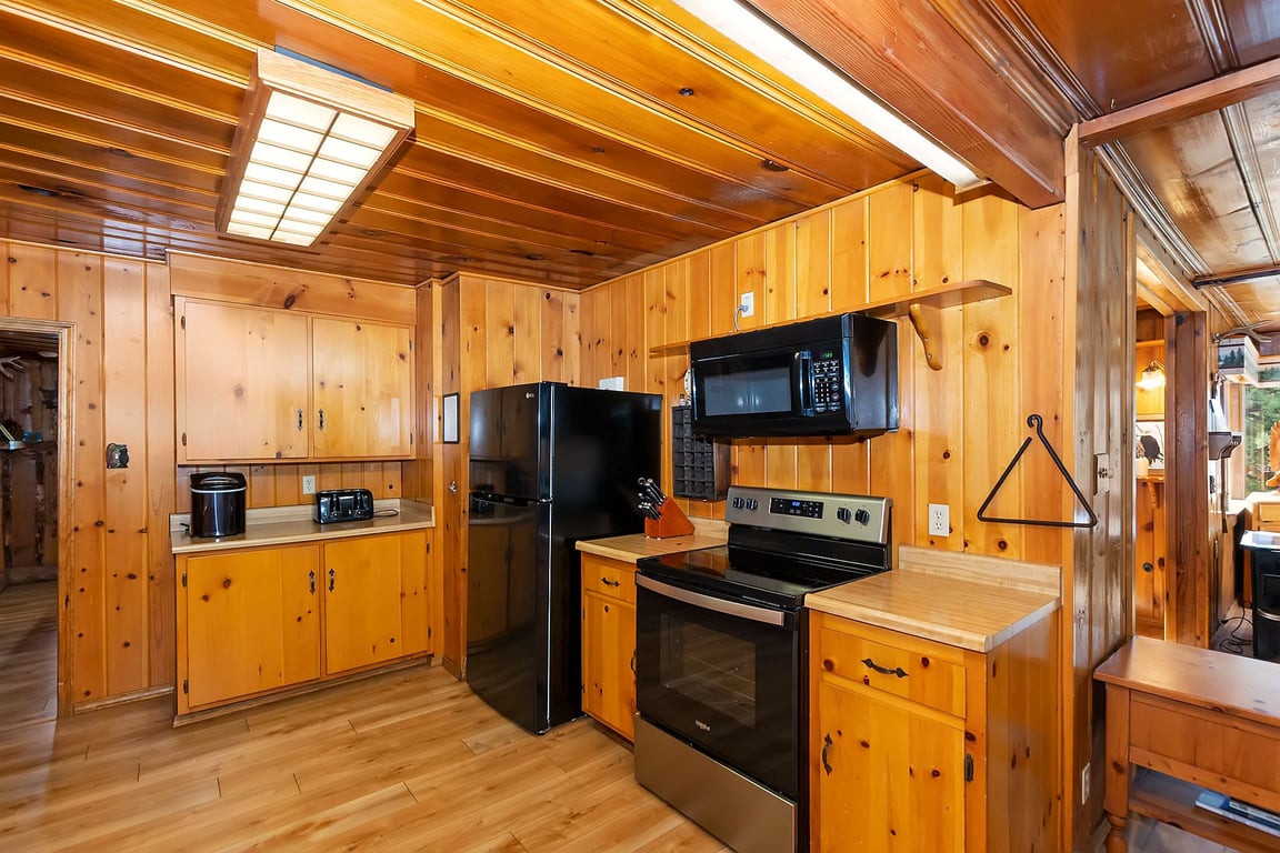 Cabin Image 12
