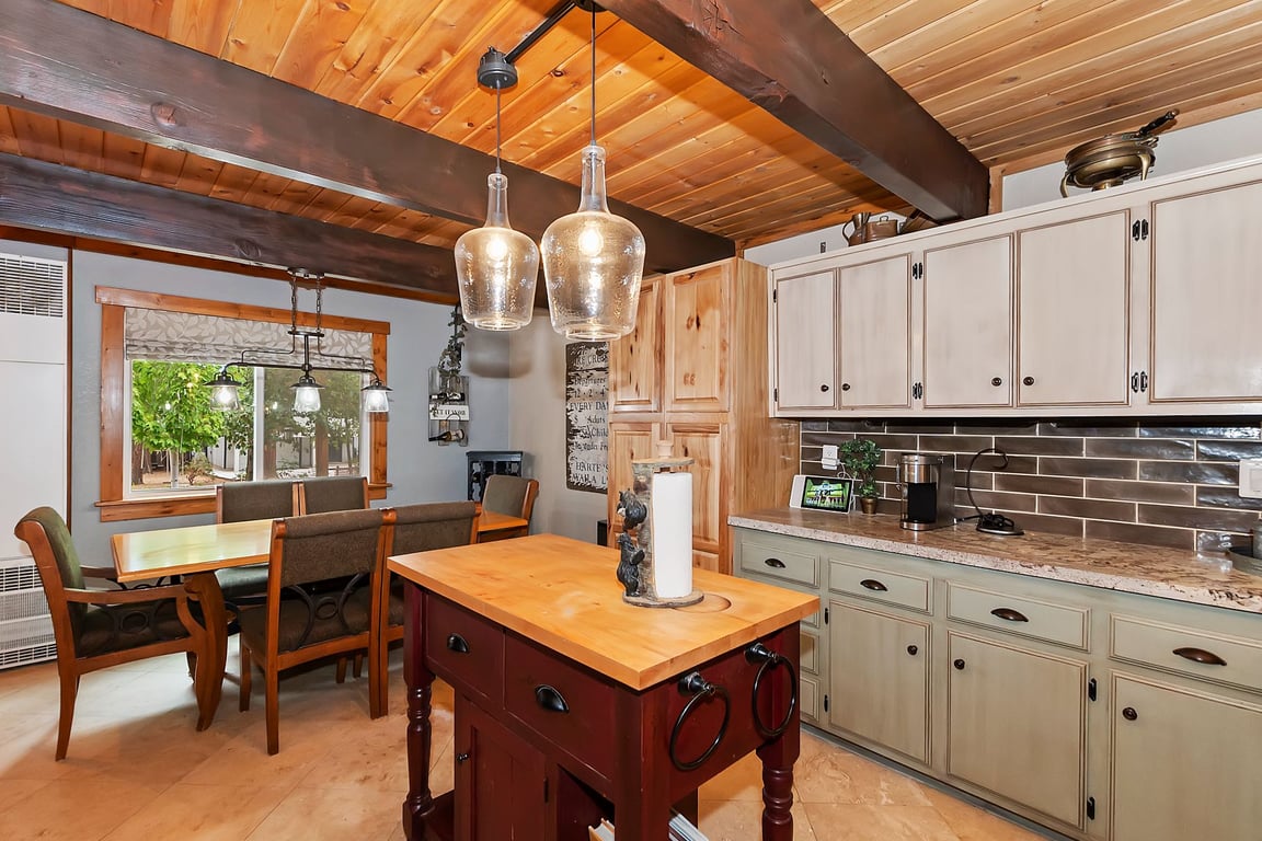 Cabin Image 11