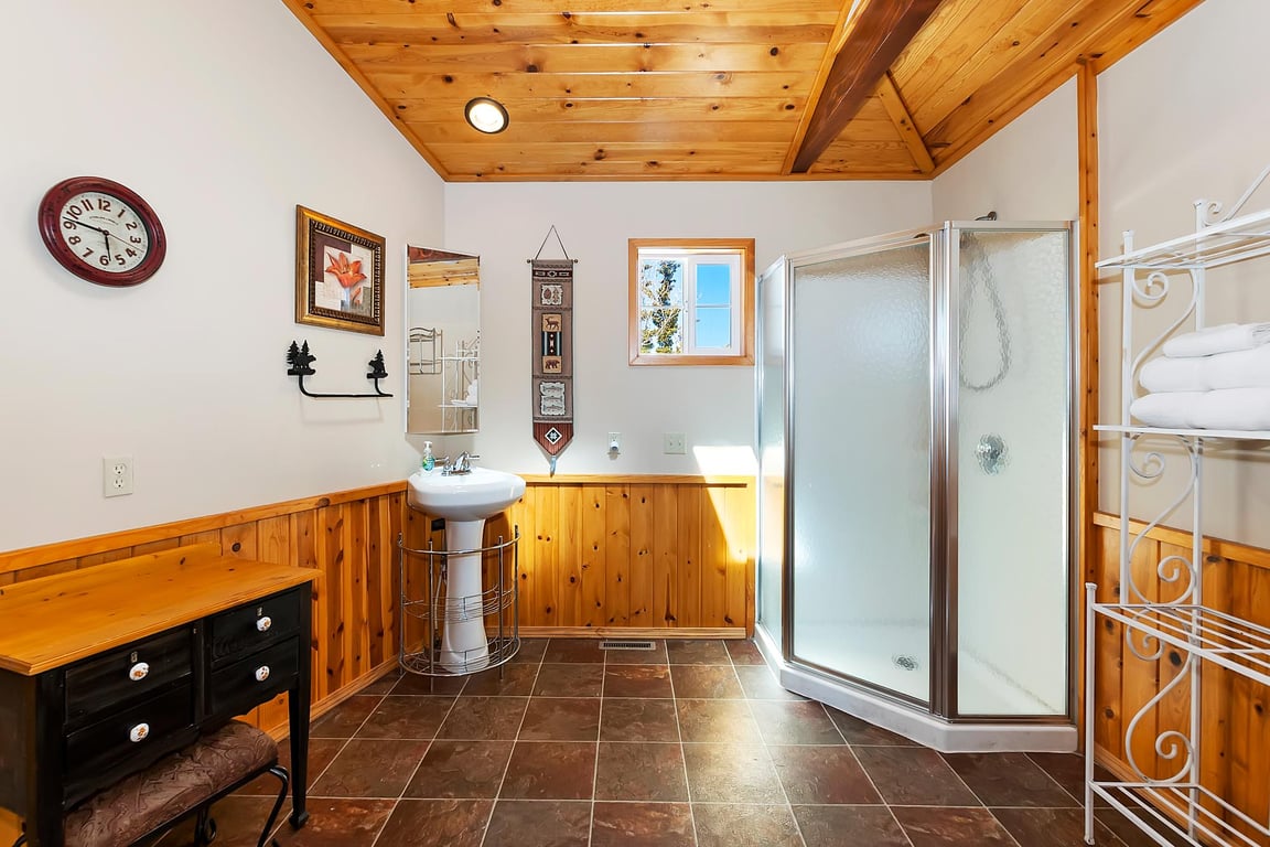 Cabin Image 14