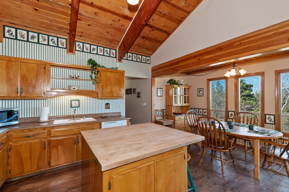 Cabin Image 13