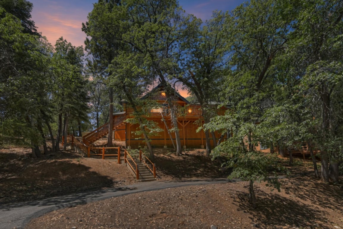 Big Bear Cabin - BearlyHome - 0005