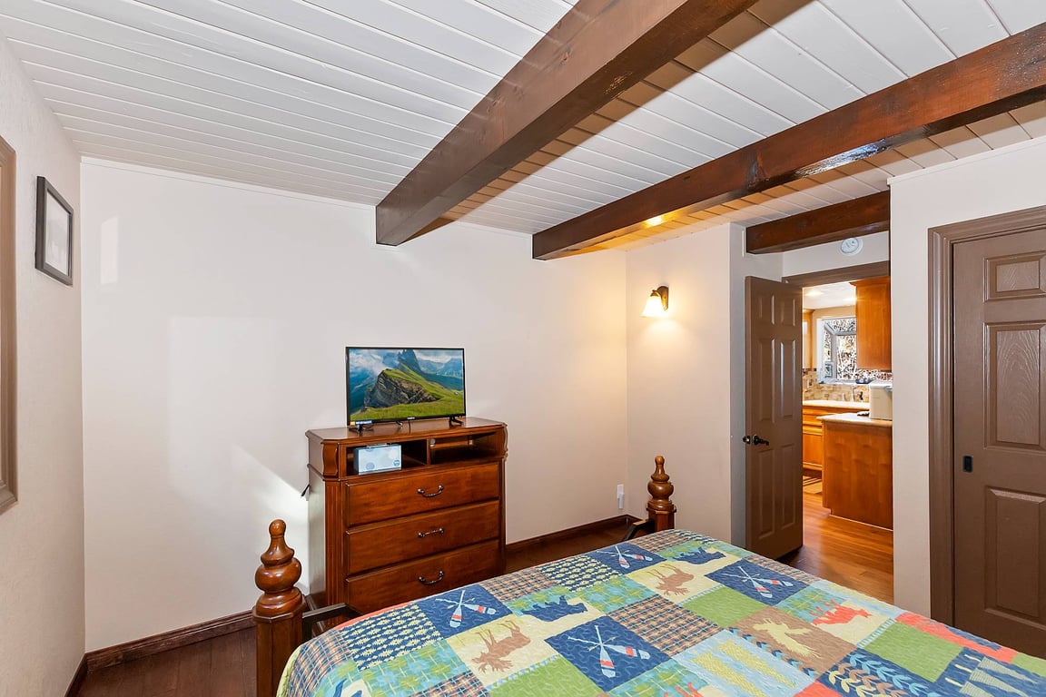 Cabin Image 15