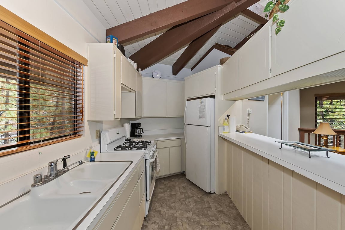 Cabin Image 8