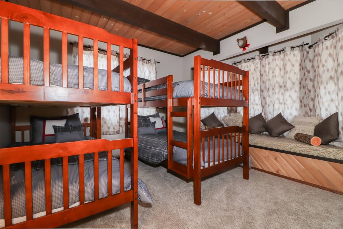 Cabin Image 16