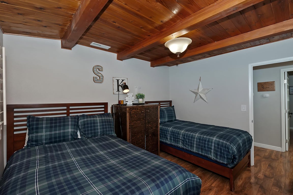 Cabin Image 27