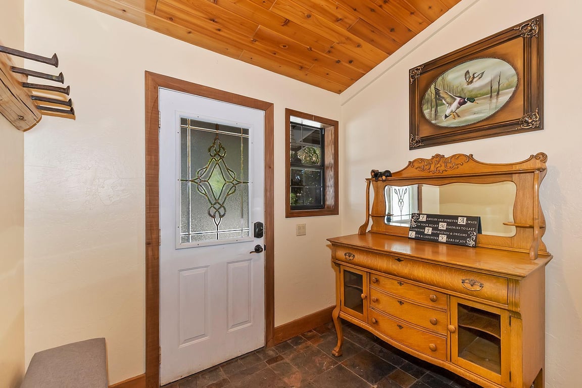 Cabin Image 10