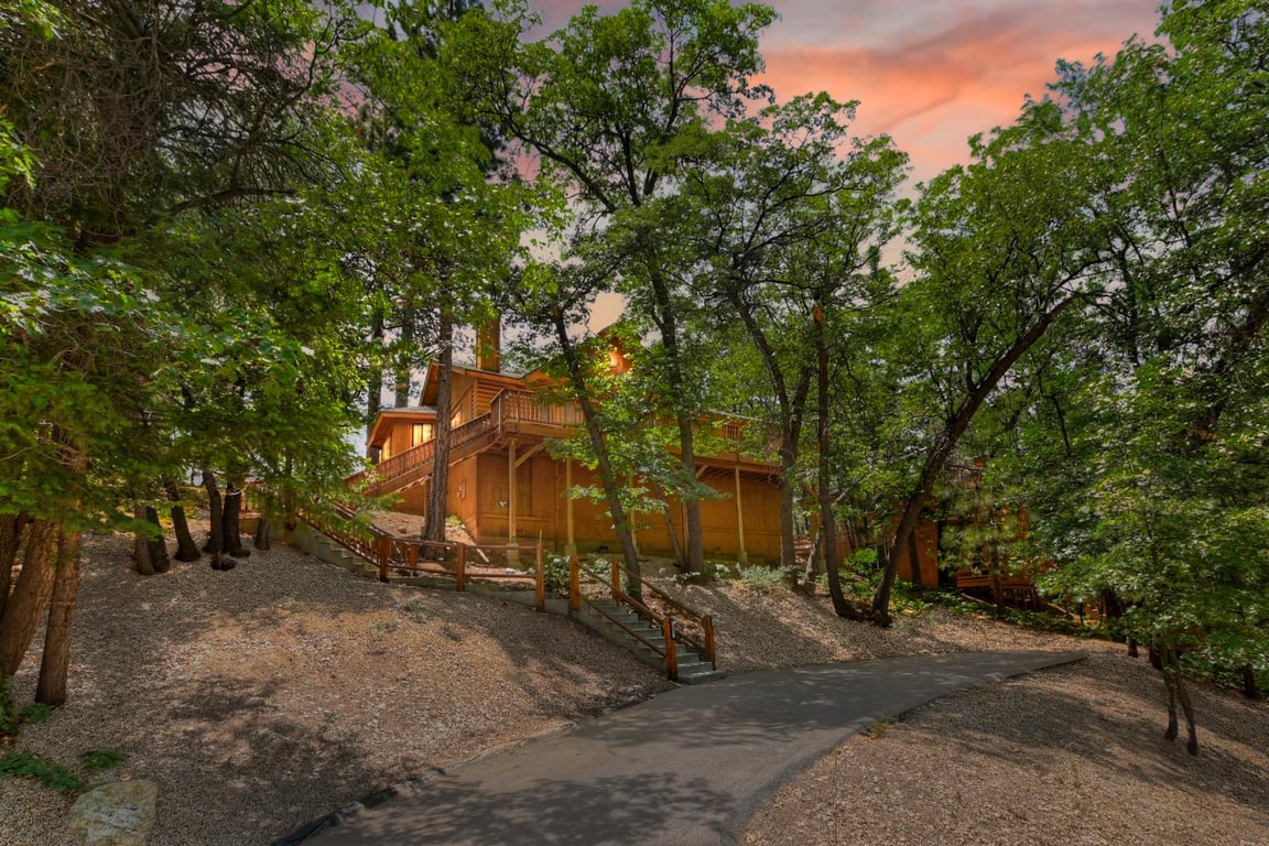 Big Bear Cabin - BearlyHome - 0005