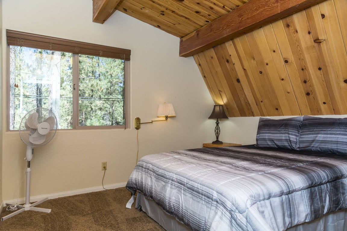 Cabin Image 16