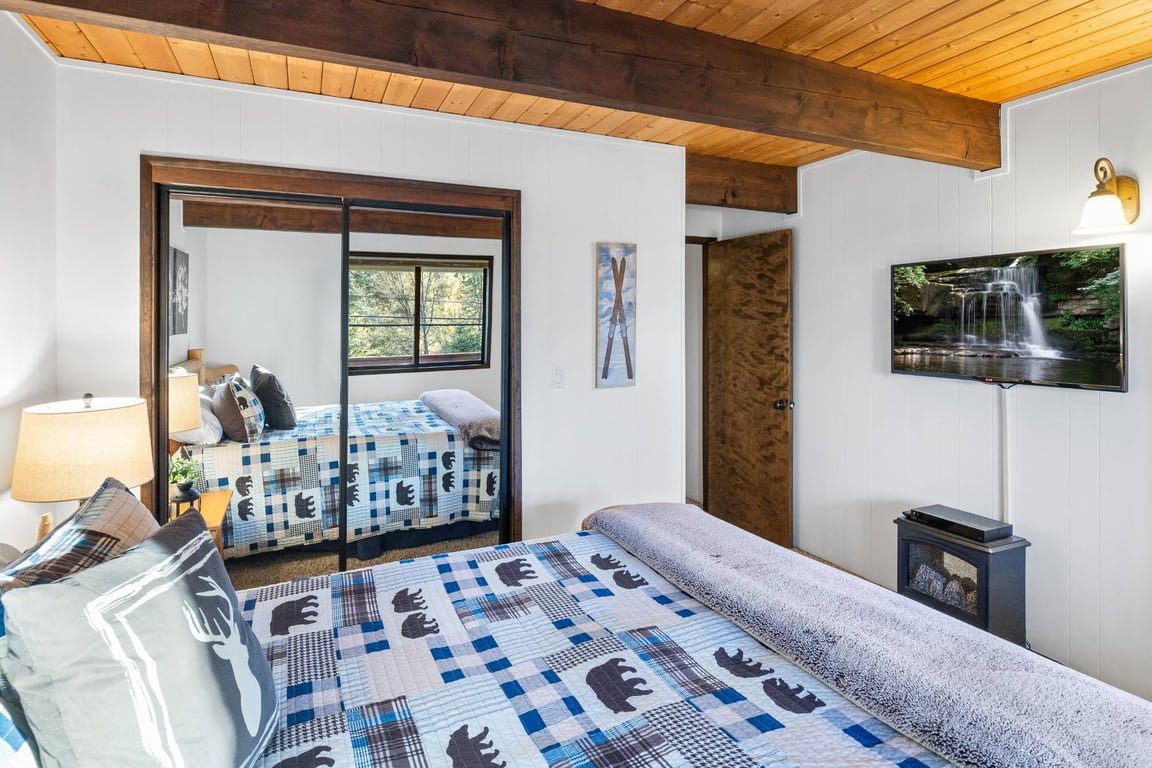 Cabin Image 18