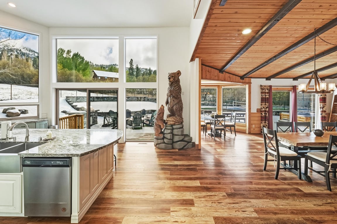 Cabin Image 19