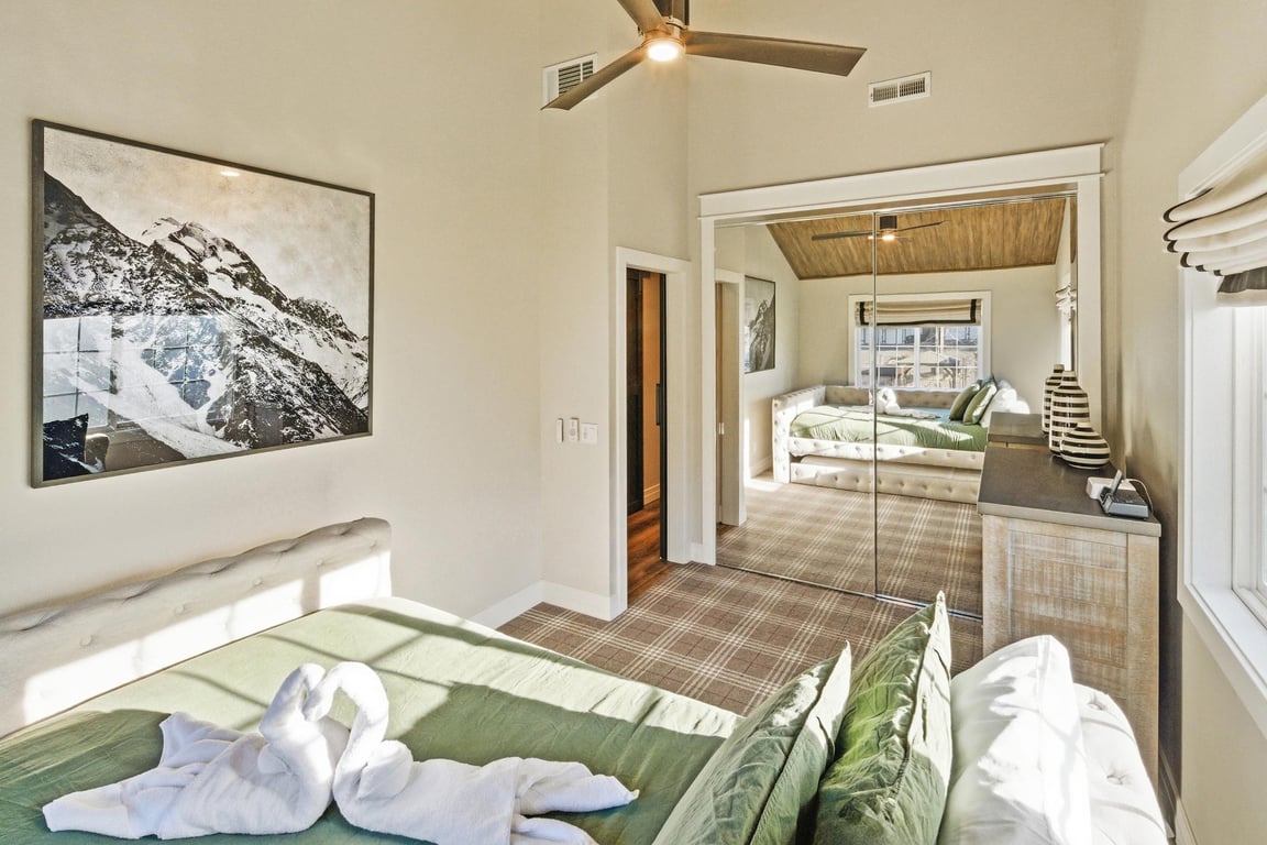 Cabin Image 42