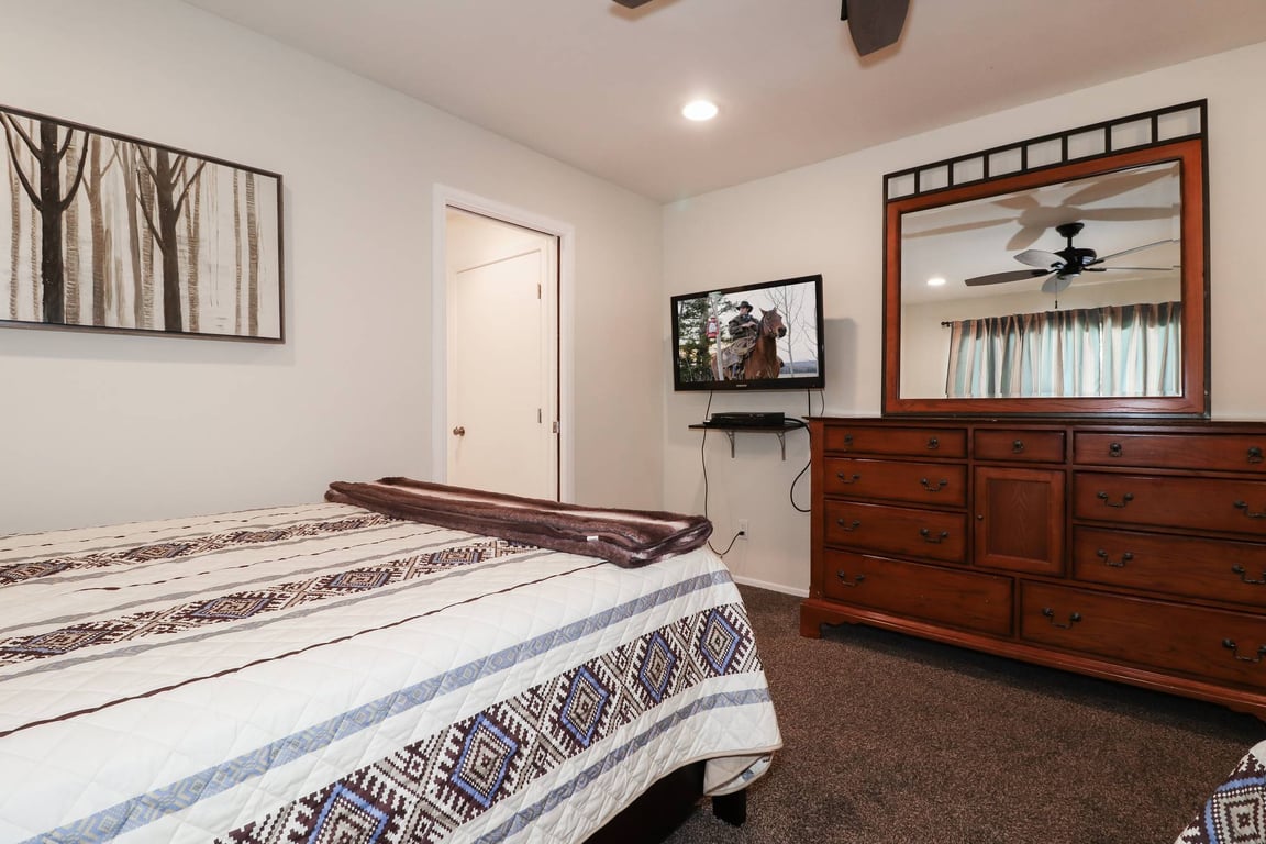Cabin Image 13