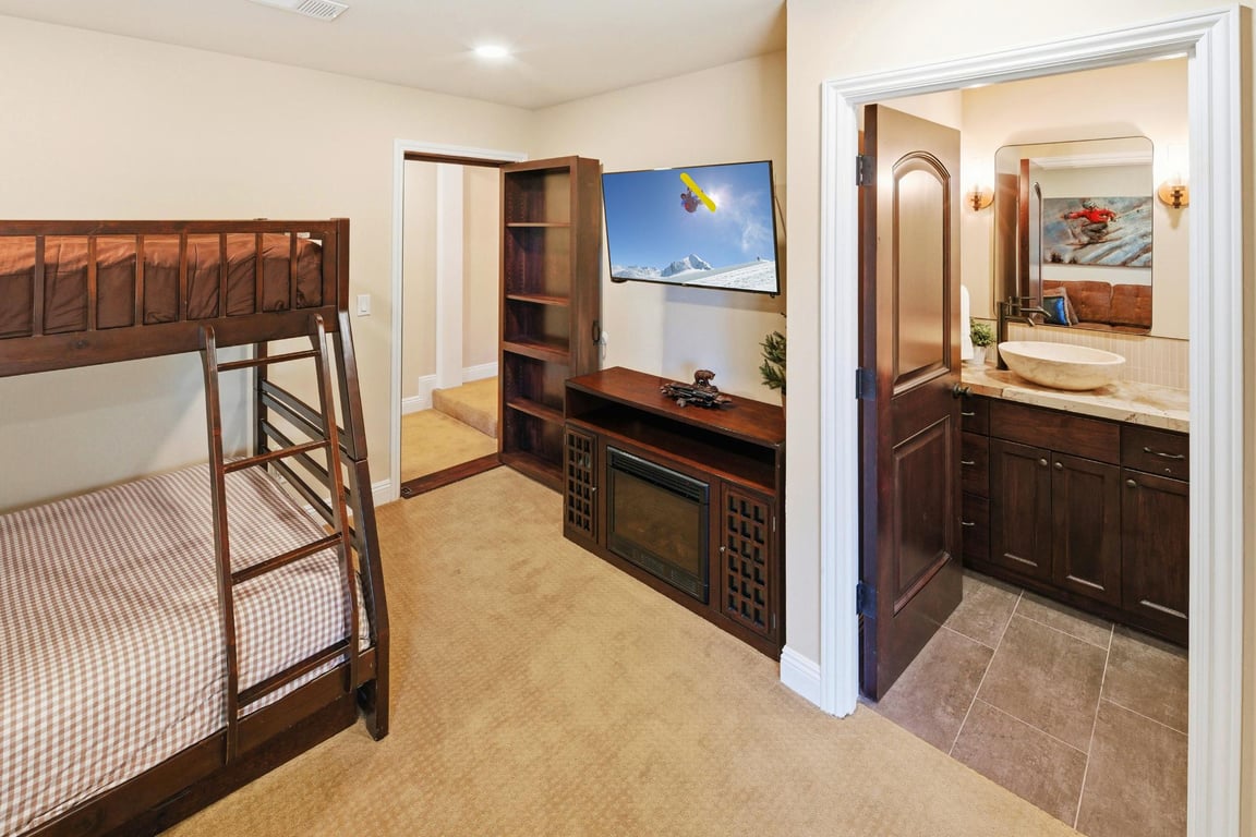 Cabin Image 47
