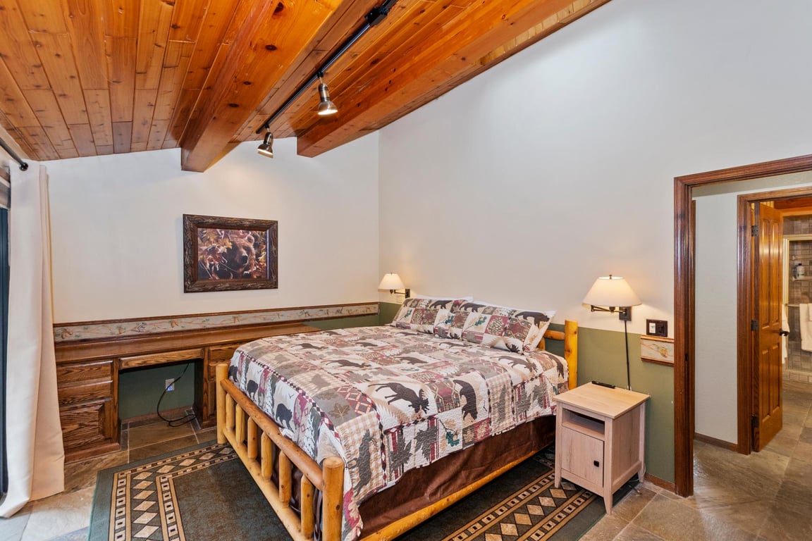 Cabin Image 36
