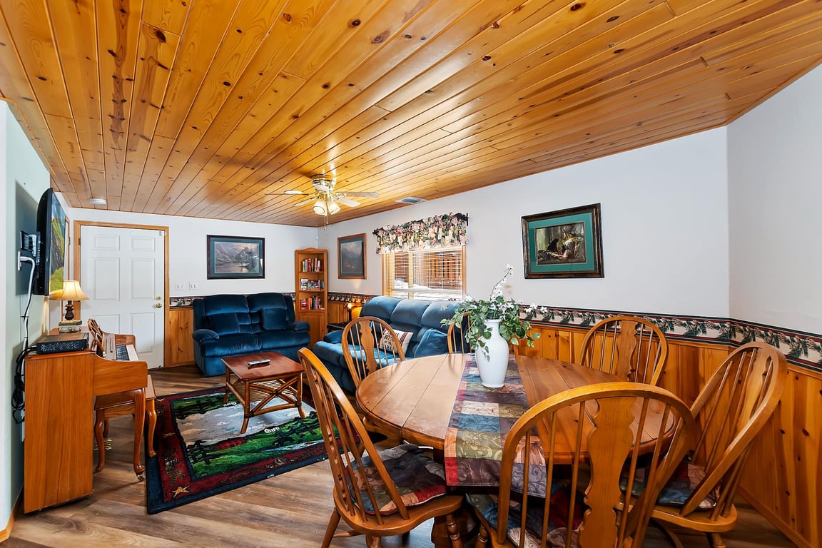 Cabin Image 10