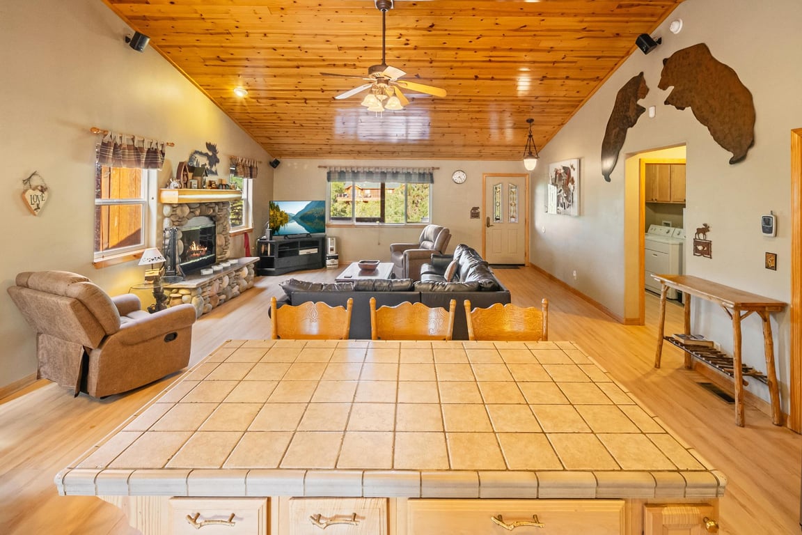 Cabin Image 12