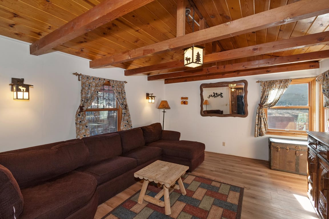 Cabin Image 15