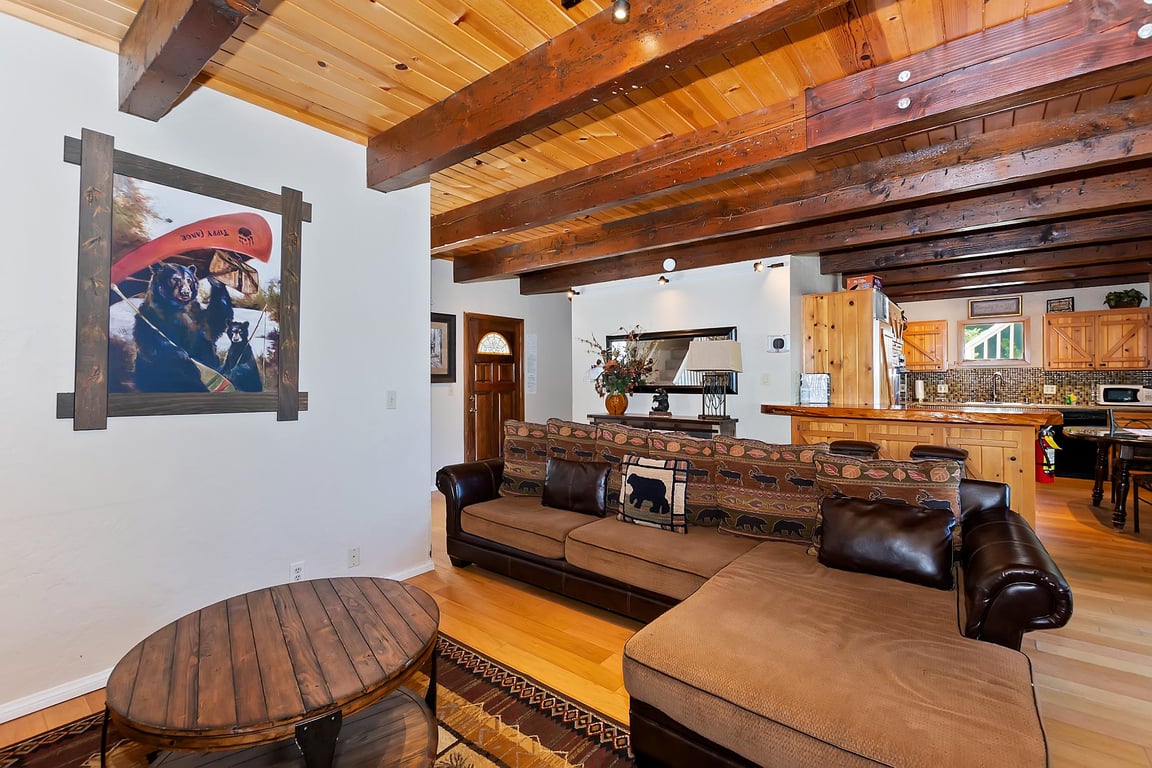 Cabin Image 10