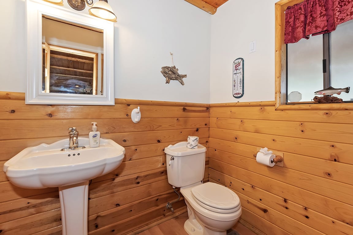 Cabin Image 10