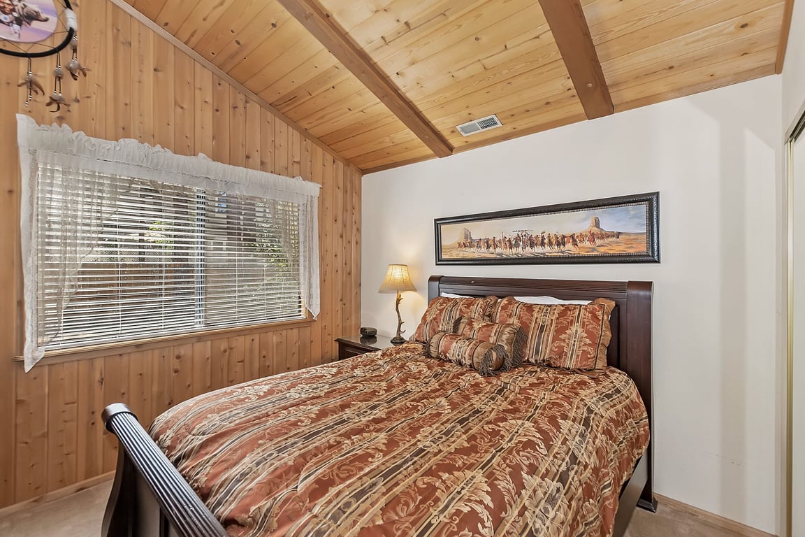 Cabin Image 16