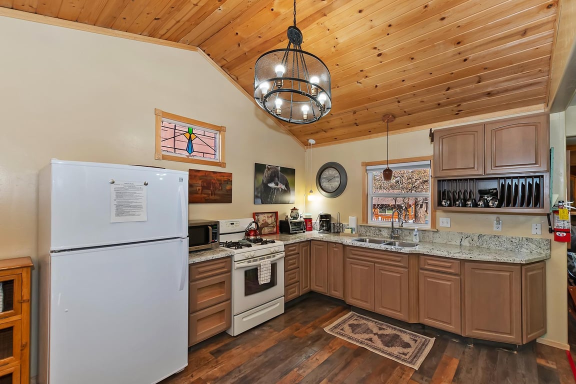 Cabin Image 8