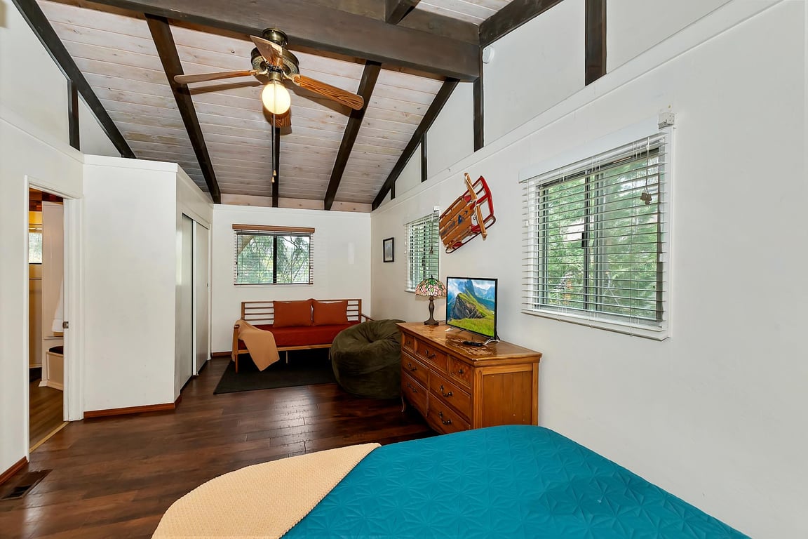 Cabin Image 16