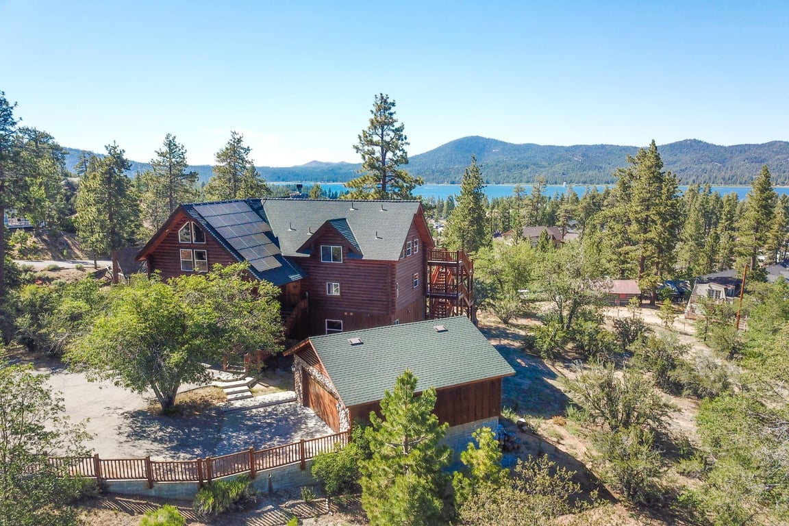 Grand Cameron Estate