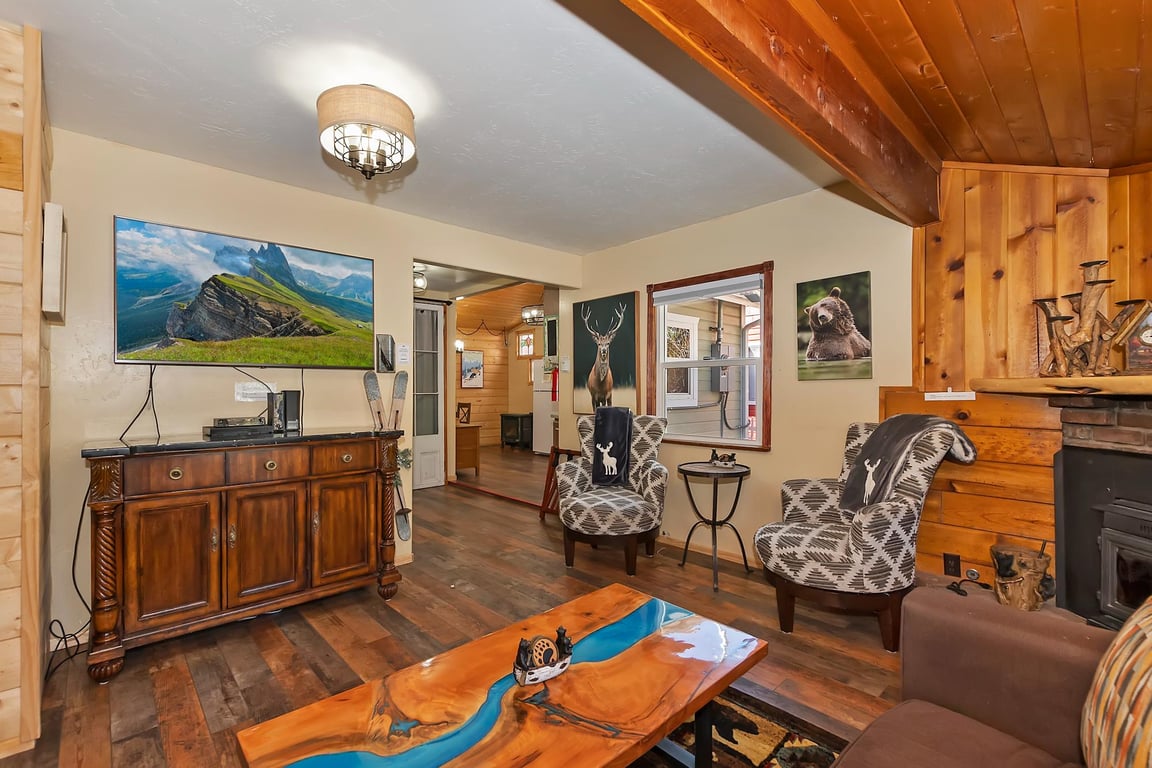 Cabin Image 6
