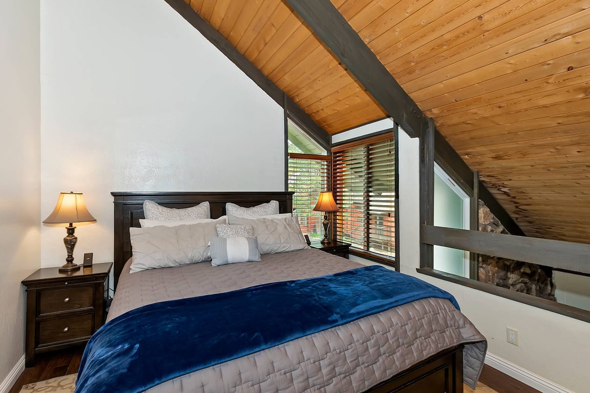 Cabin Image 16