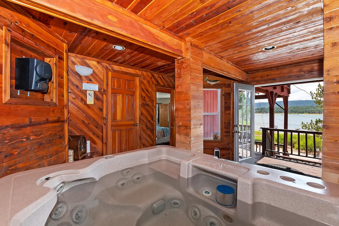 Big Bear Cabin - TippieCanoe - 0004