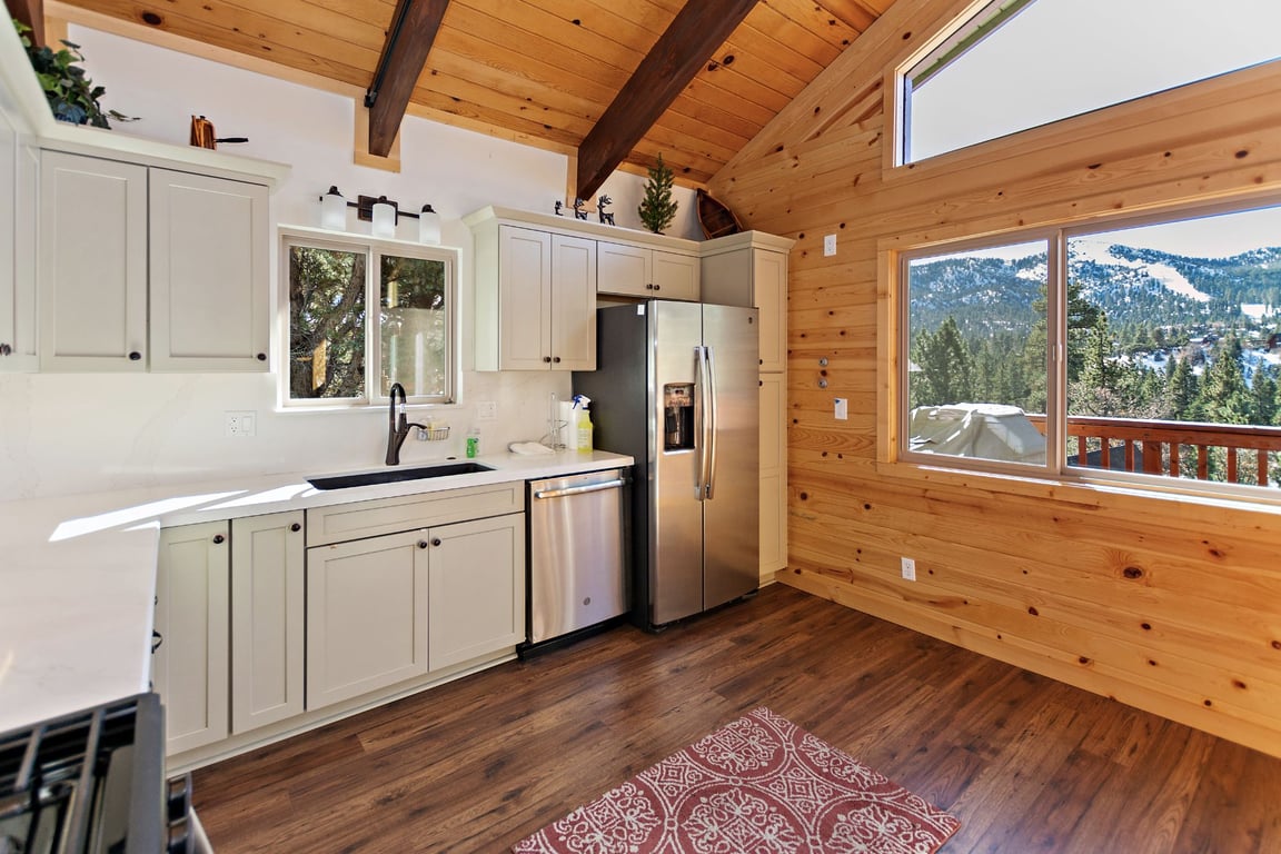 Cabin Image 9