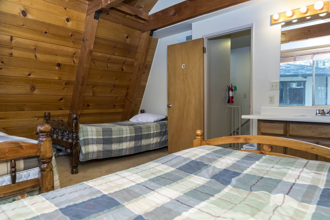 Cabin Image 16