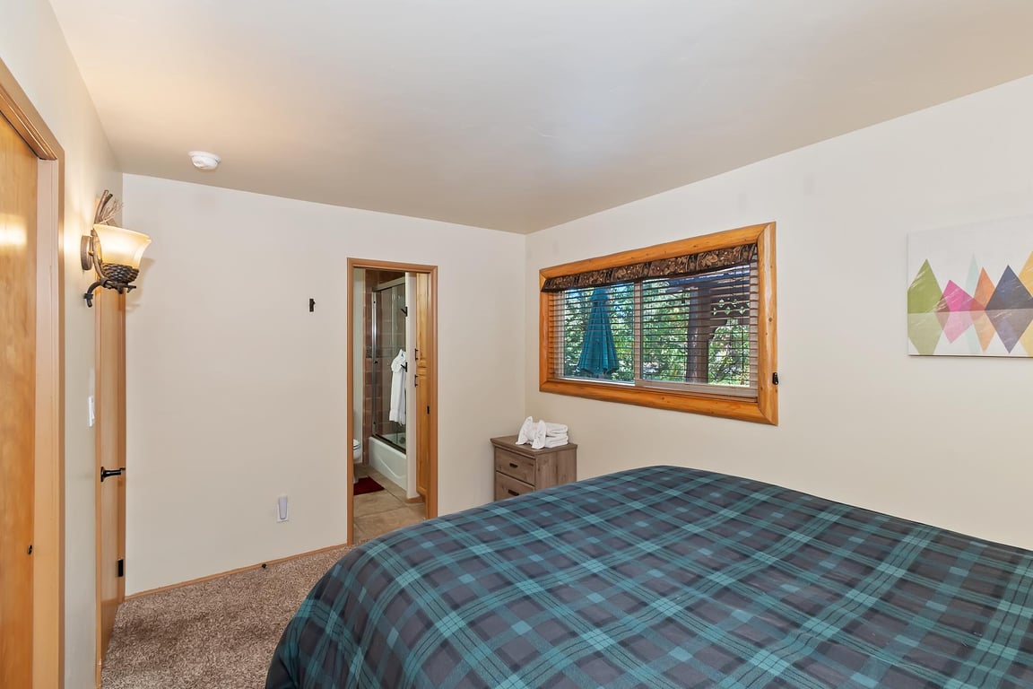 Cabin Image 12