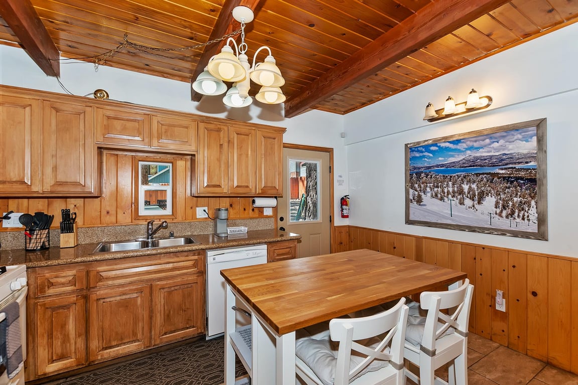 Cabin Image 8