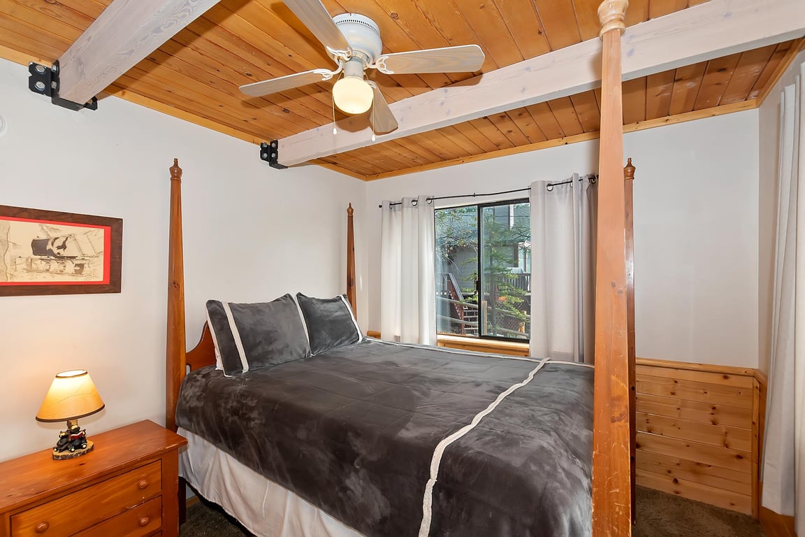 Cabin Image 10