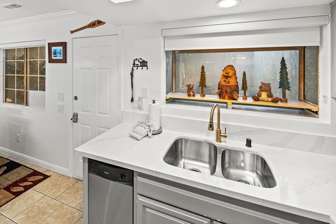 Cabin Image 9