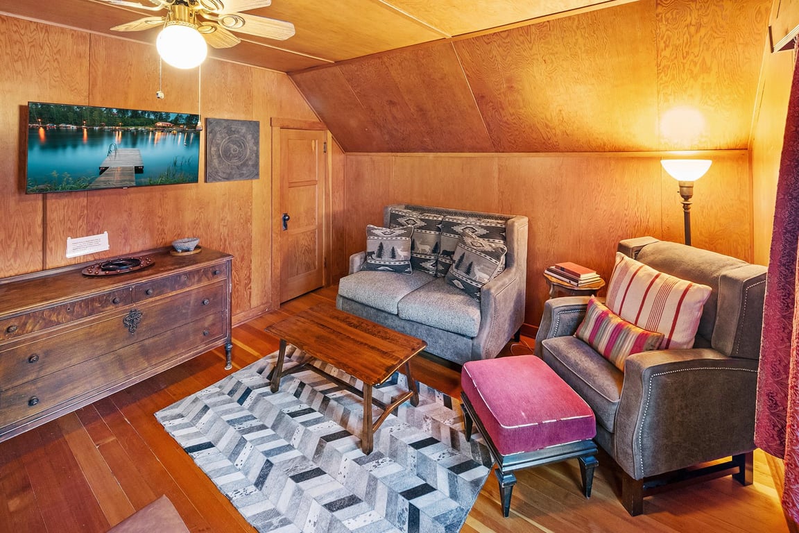 Cabin Image 36