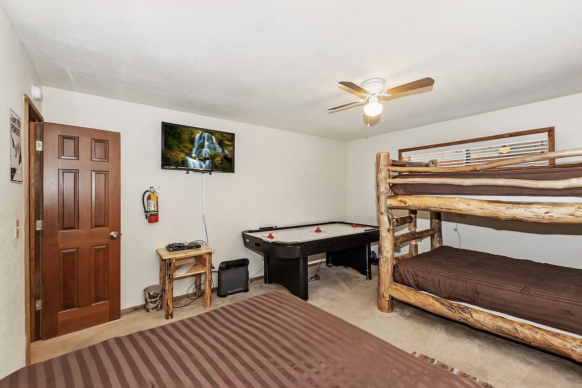 Cabin Image 14