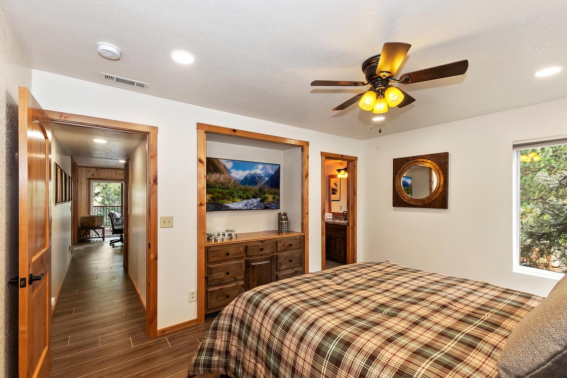 Cabin Image 18