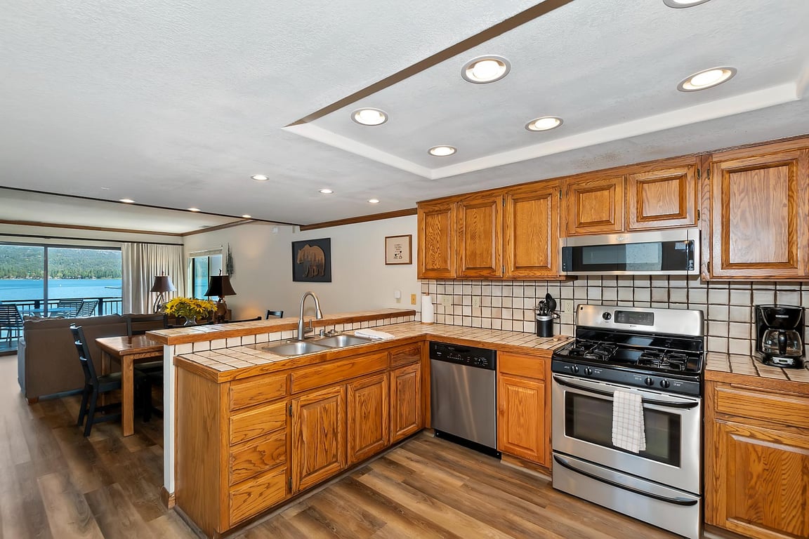 Big Bear Cabin - LakefrontHaven - 0003
