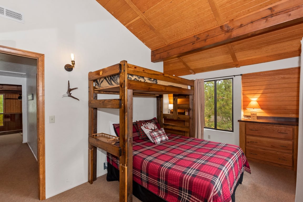Cabin Image 24