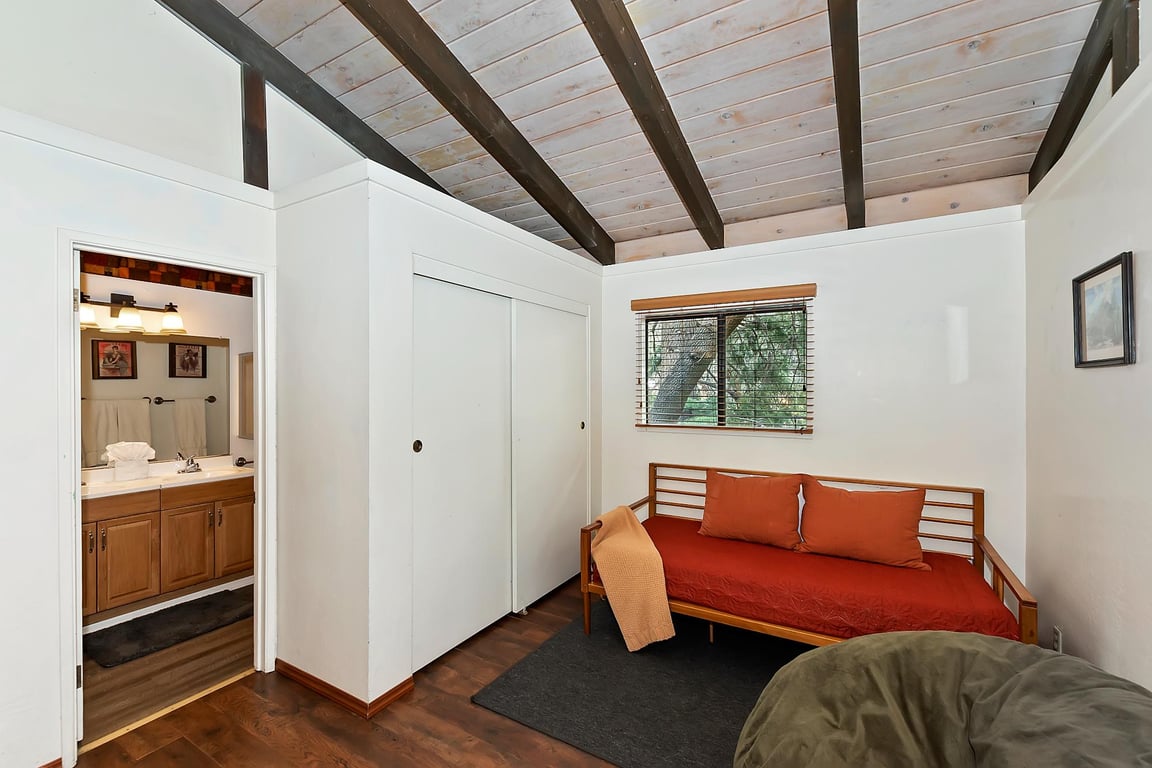 Cabin Image 17