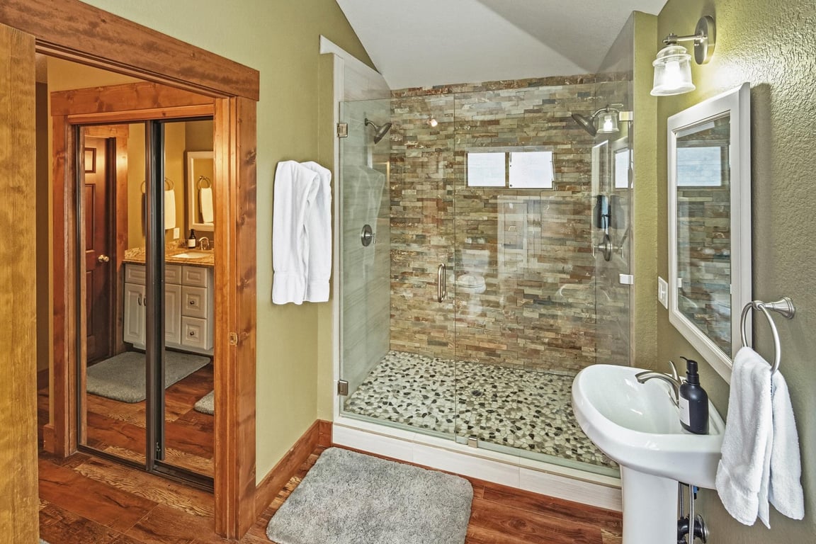 Cabin Image 35