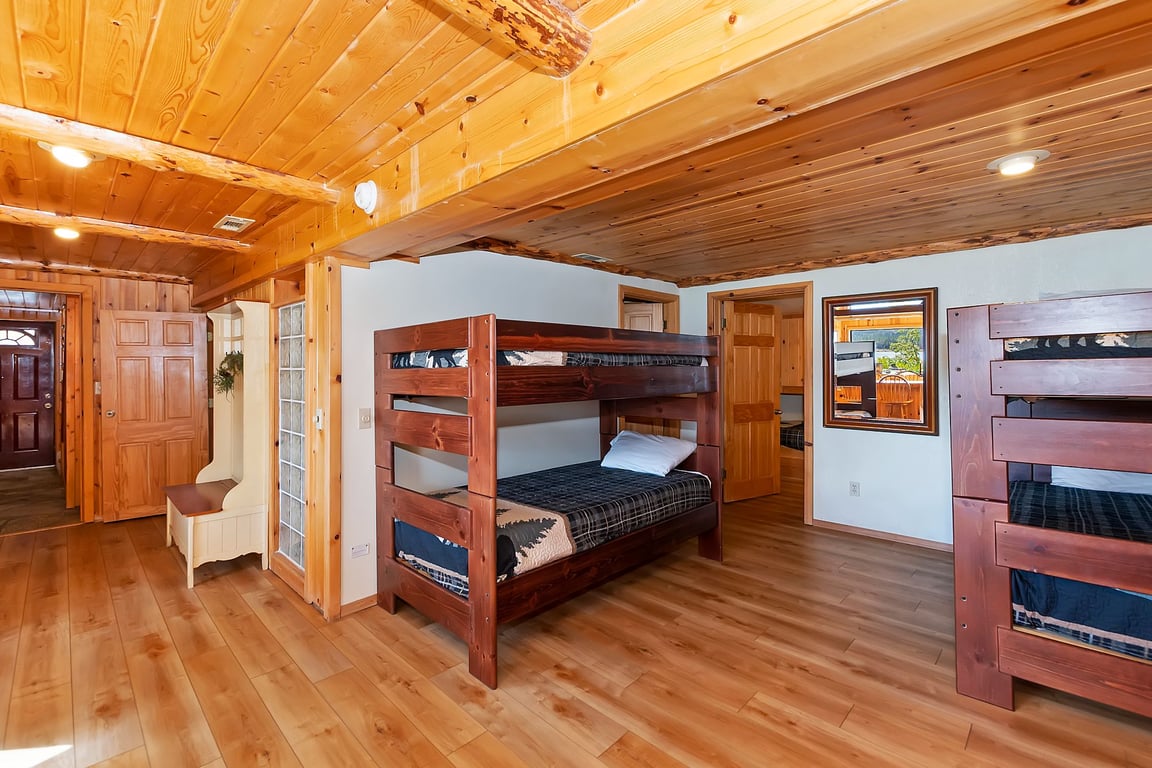 Cabin Image 30