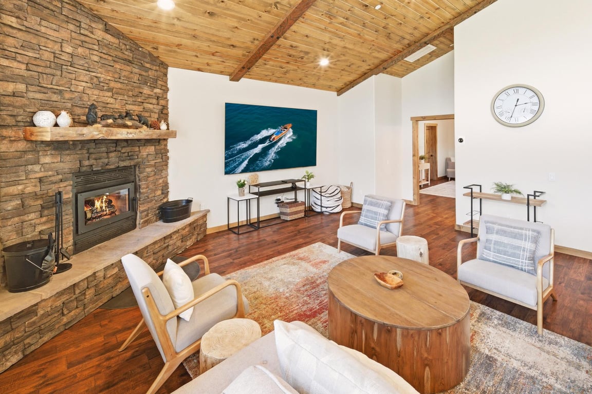 Cabin Image 16